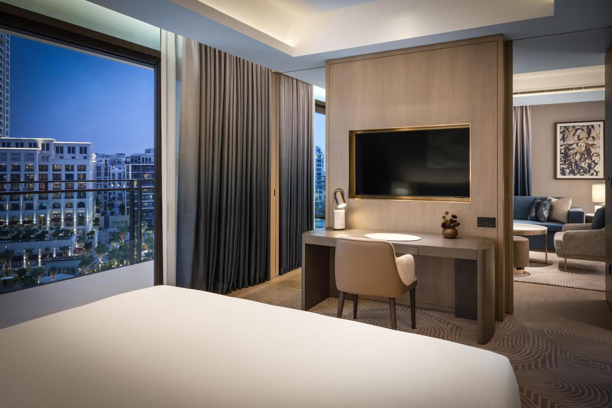 Palace Dubai Creek Harbour Exteriér fotografie A bedroom at the hotel